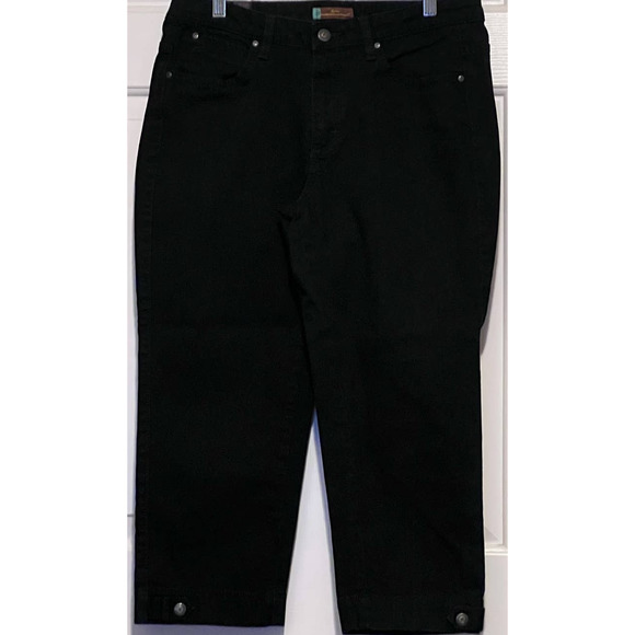 Aura‎ From the Women at Wrangler Short Rise Black Jean Capris Size 10P Avg - Picture 1 of 6
